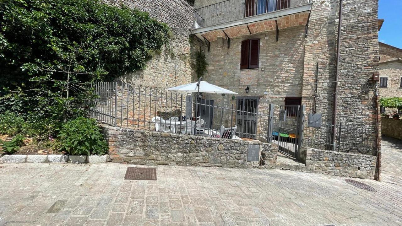 Villa Casa Di Duccio à Montone  Extérieur photo